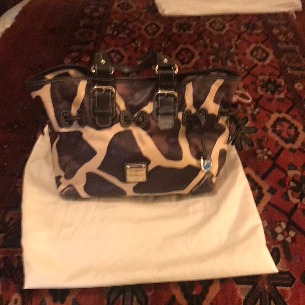 Dooney & Bourke Tote in Good condition